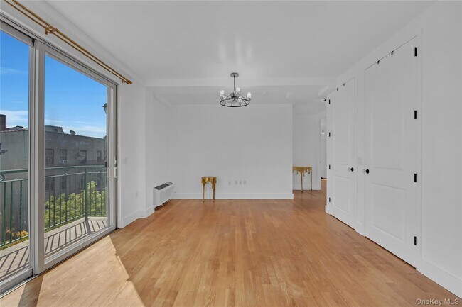 Foto del edificio - 2155 Daly Ave