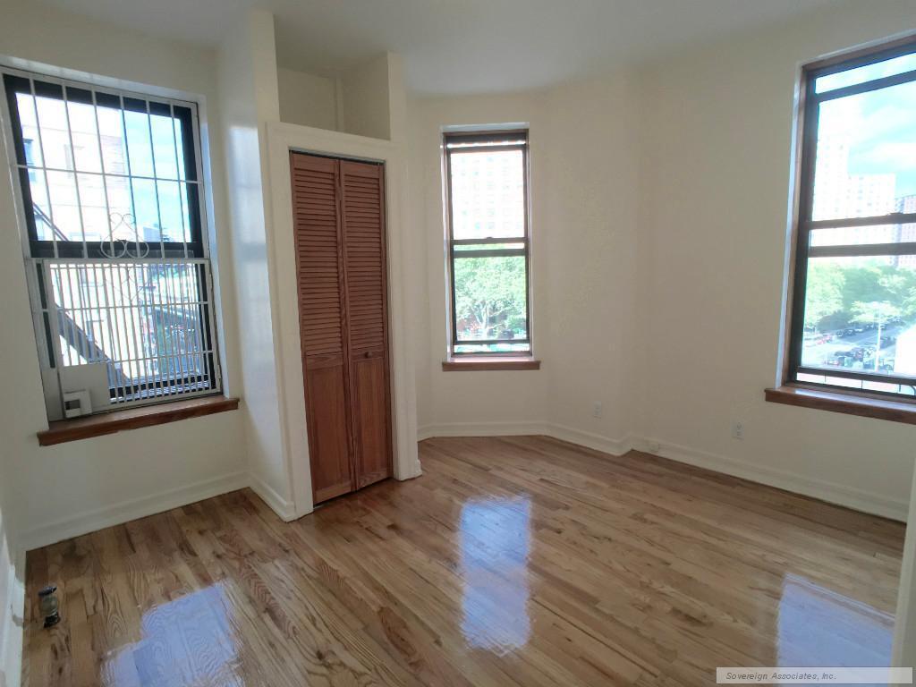 Primary Photo - 122 La Salle St