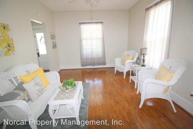 Building Photo - 3 br, 1 bath House - 102 S Myrtle Avenue