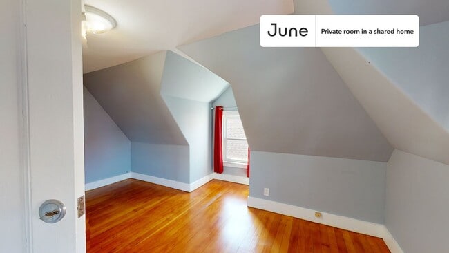 Foto del edificio - Room in Shared 7 bed/2 bath home