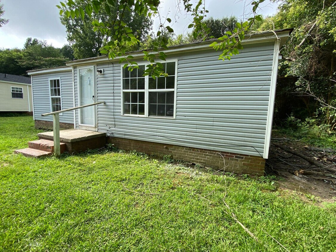 Foto principal - Newly remodeled home is located in Lancast...