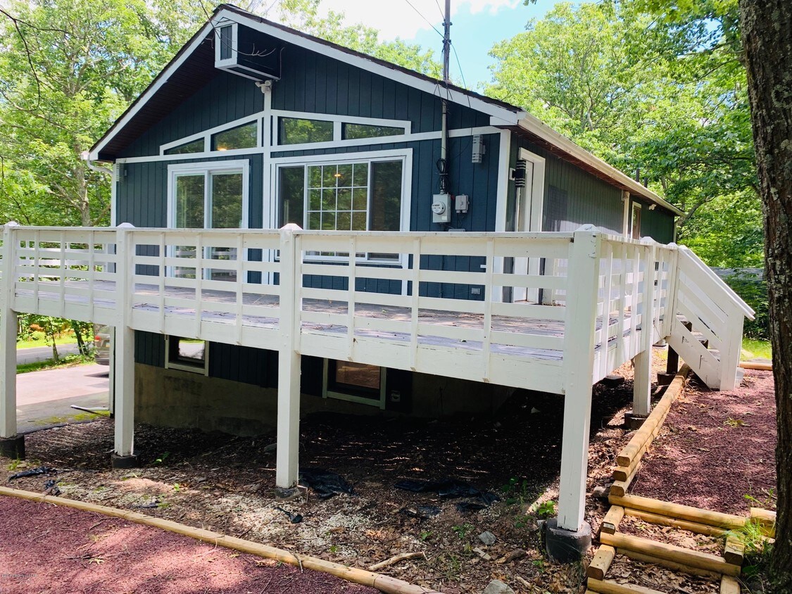 Primary Photo - 227 Forest Dr
