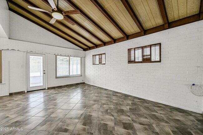Building Photo - 1212 West Campbell Ave