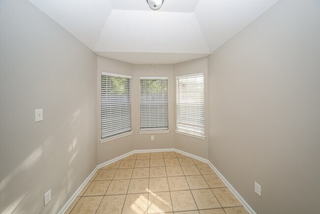 Foto del edificio - 5411 Corner Oak Dr