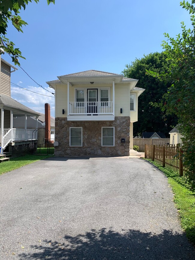 Building Photo - 316 E Belvidere St