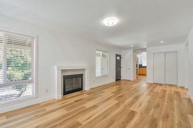 Foto del edificio - Beautifully Maintained 3-Bedroom Home l Hu...