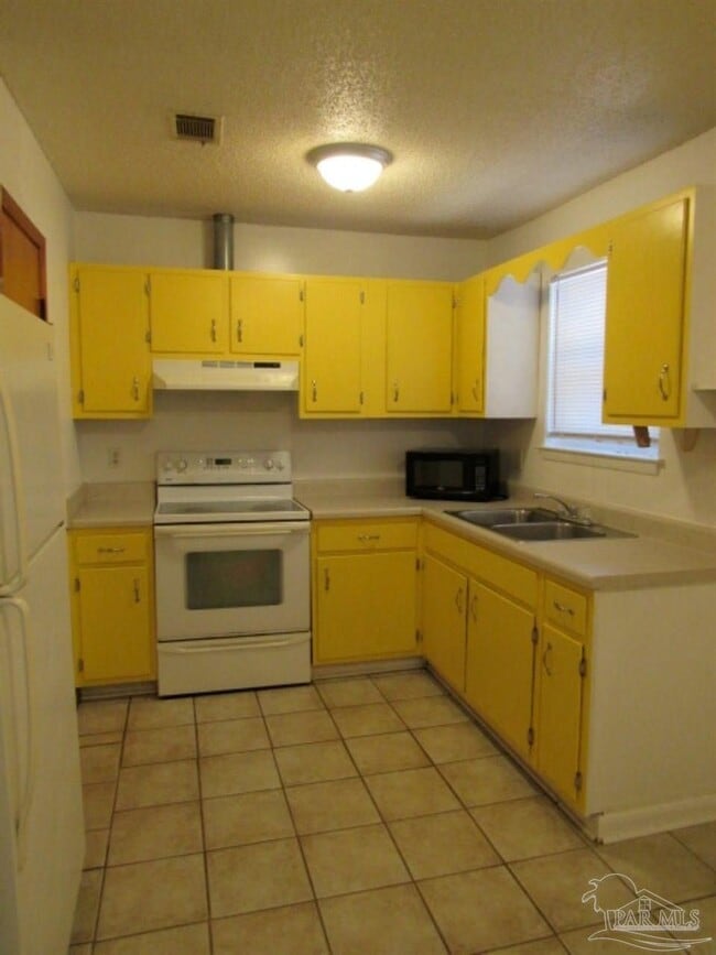 Building Photo - 6964 Oakcliff Rd