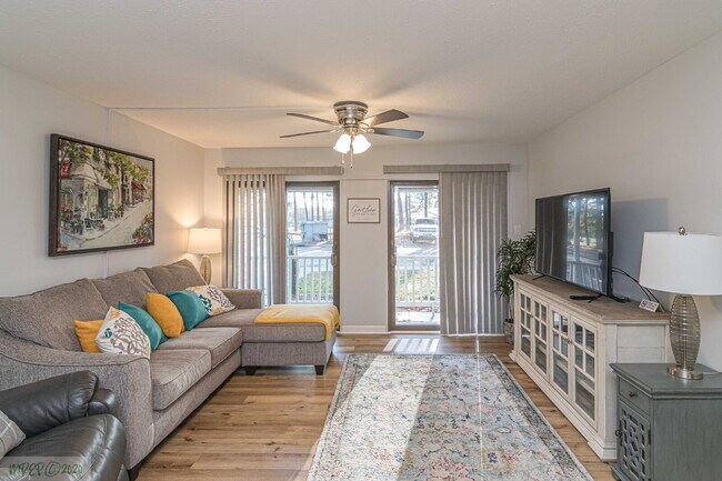 Foto del edificio - SHORT-TERM LEASE OPTIONS / FULLY FURNISHED APARTMENT/ ALL UTILITIES INCLUDED! WONDERFUL WAYNE MEM...