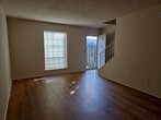 Foto principal - 1 Bedroom, 1.5 Bath Townhouse