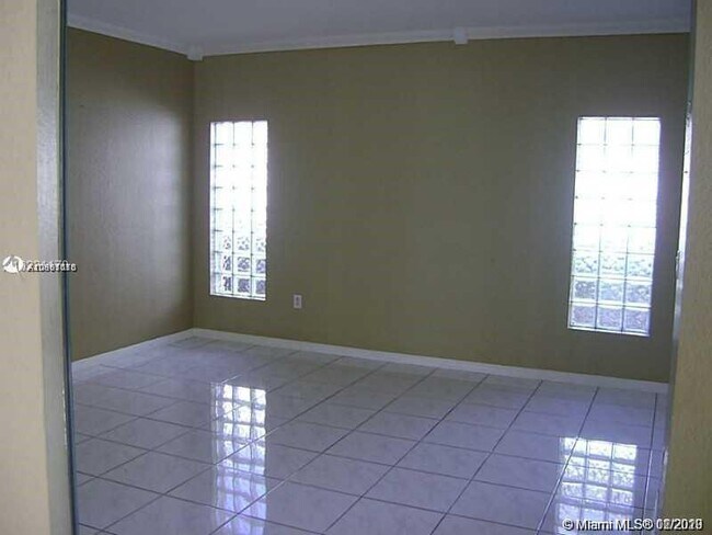 Foto del edificio - 4121 Sapphire Terrace