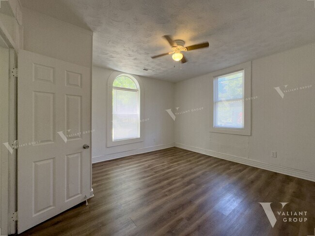 Foto del edificio - Historic 3 bedroom, 1 bathroom home