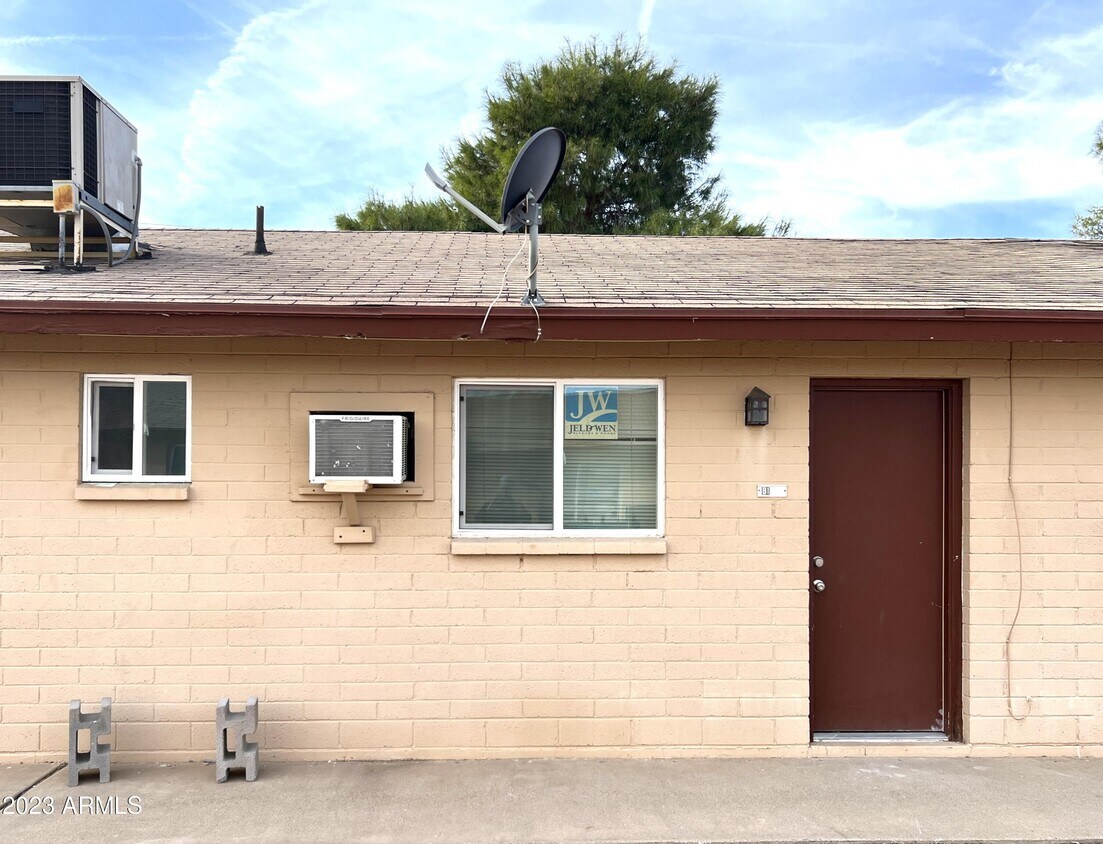 6407 E Avalon St Unit B1, Mesa, AZ 85205 Room for Rent in Mesa, AZ