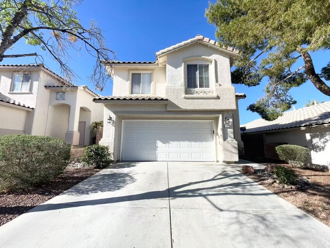Primary Photo - Wonderfully 2-story single-family house