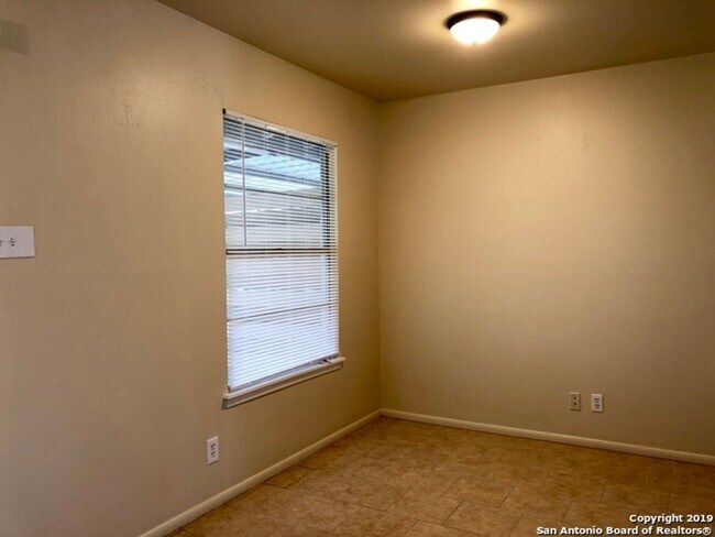 Foto del edificio - 2 Bedroom/2 Bath Forest Oaks Subdivision