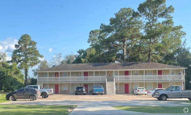 Building Photo - Lumberton Oaks Apartments