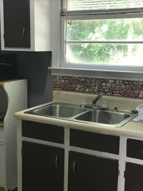 furnished kitchen - 2115 Hazelhurst St