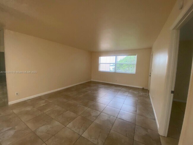 Building Photo - 6890 Royal Palm Blvd