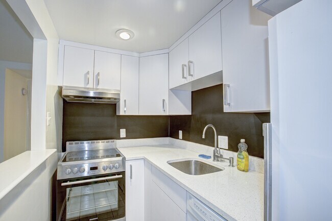 Foto del edificio - 1217 1/2 Independence Ave SE-