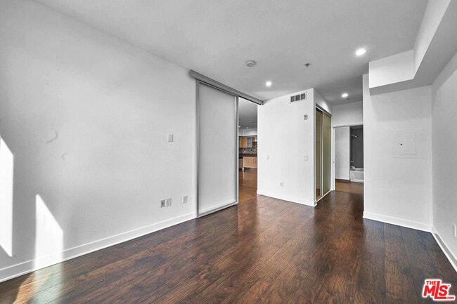 Building Photo - 1234 Wilshire Blvd