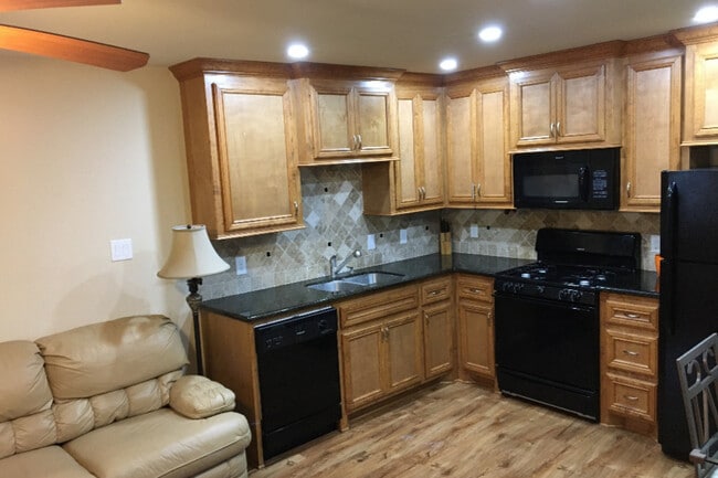 Granite Counters - 1414 April Villas