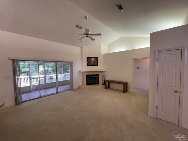 Foto del edificio - 941 Spring Creek Cir