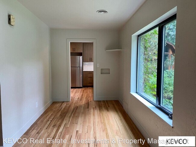 Foto del edificio - 3 br, 1 bath House - 1528 W Oak St