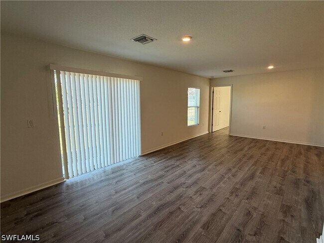 Foto del edificio - 1139 NW 16th Terrace