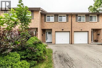 Building Photo - 66 Summercrest Dr