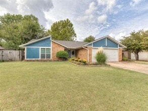 Building Photo - 1205 S Gemini Rd