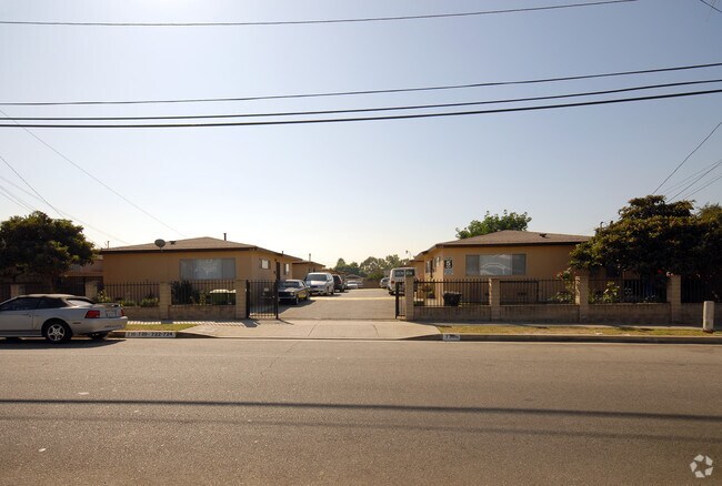 Foto del edificio - 718-736 W 168th St