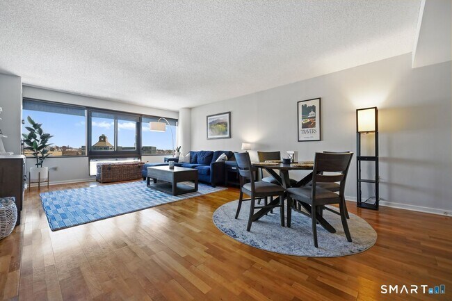 Foto del edificio - 127 Greyrock Pl