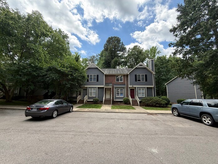 Building Photo - 2bd 2.5Ba Townhome in Cary