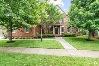 Building Photo - 1610 Twin Square Way