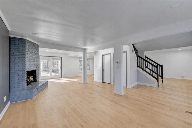 Foto del edificio - 525 Abernathy Rd NE