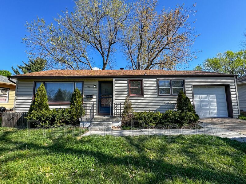 Primary Photo - 9724 E 34th St S
