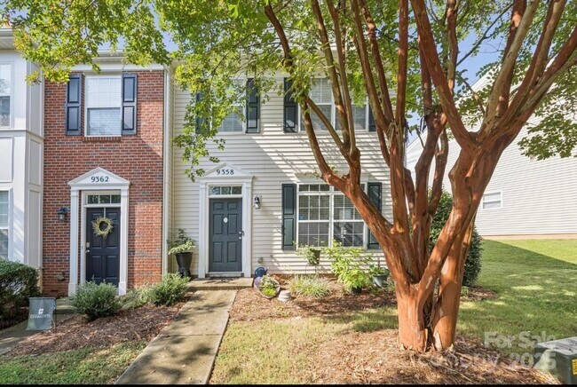 Foto del edificio - 9358 Greenheather Dr