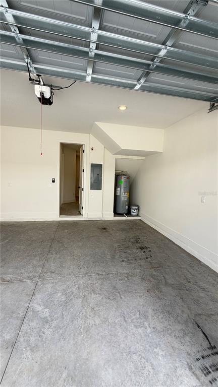 Foto del edificio - 15045 Groveside Rd