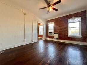 Building Photo - 1172 N New Hampshire Ave