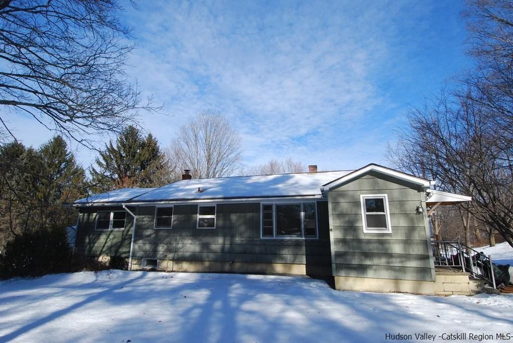 front of house - 19 Mosher Plz