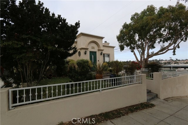 Building Photo - 500 N Irena Ave