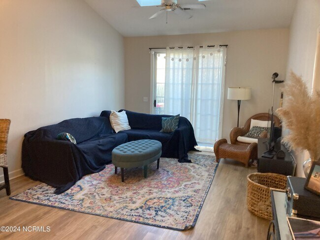 Building Photo - 306 Monlandil Dr