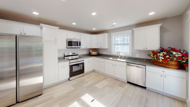 Foto del edificio - $1499 per Bedroom | 6BR in Fort Sanders | ...