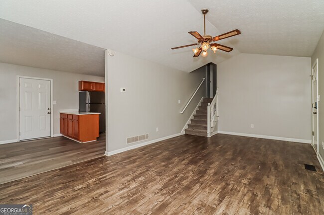 Foto del edificio - 51 Glenbrook Ct