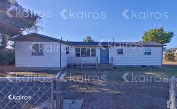 Building Photo - 208 4th Ave
