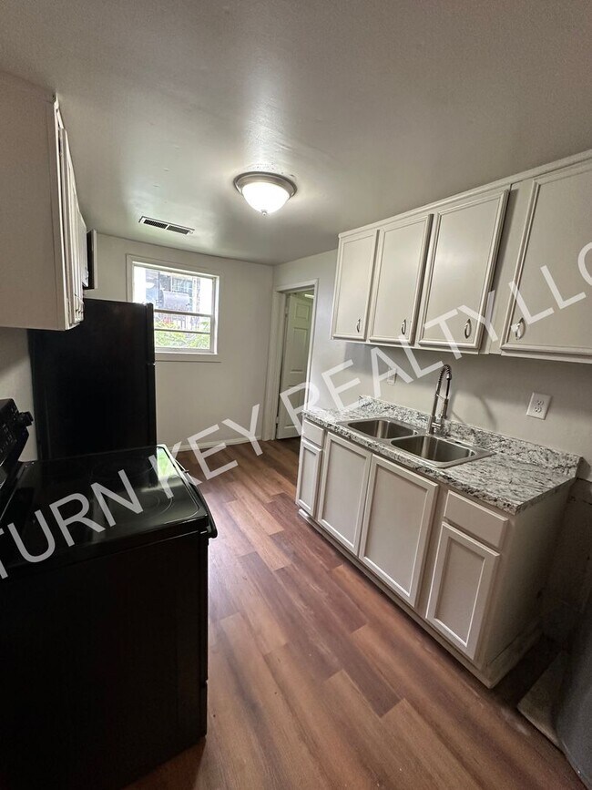 Foto del edificio - Home for Rent in North Birmingham **Accept...