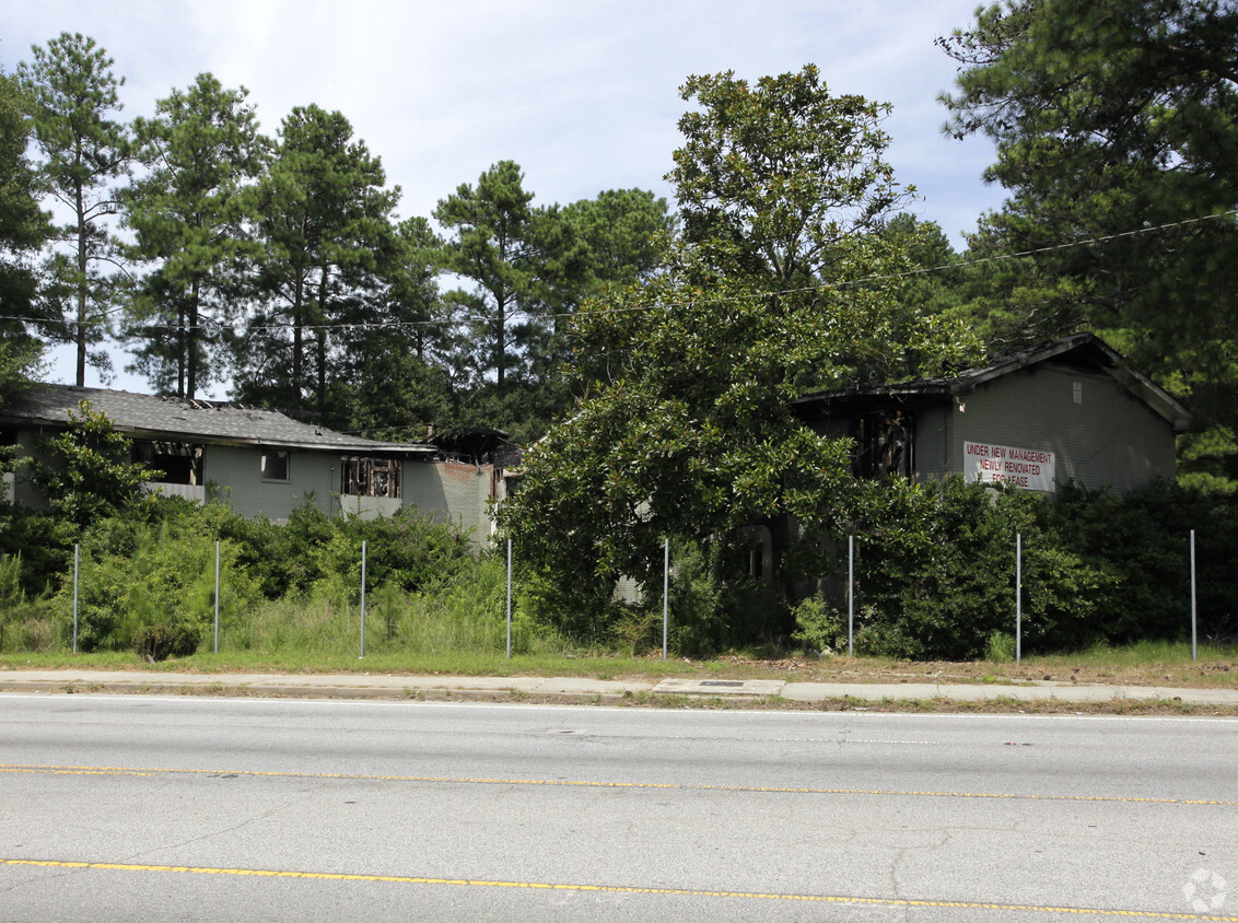 Building Photo - Bolton Crossing Apartments