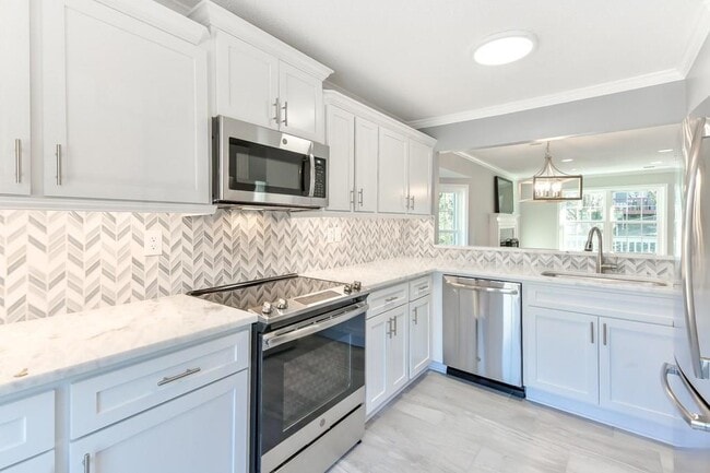 Building Photo - 5007 Laurel Springs Way SE