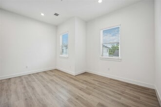 Building Photo - 4613 Indie Hts Ln