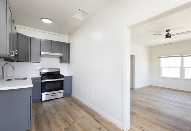 Building Photo - 516 S St Andrews Pl Los Angeles, CA 90020