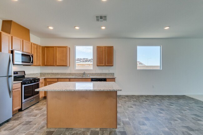 Foto del edificio - GORGEOUS SINGLE STORY WITH MANY UPGRADES*3 BEDROOMS*DEN!